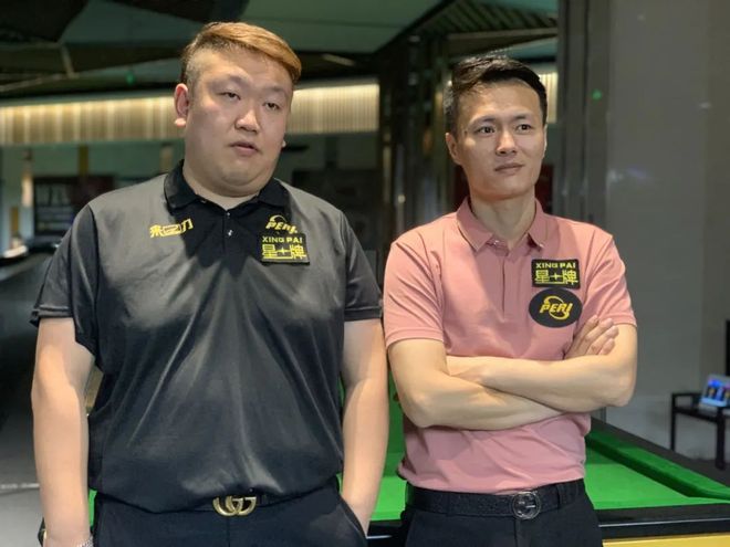 权被牢牢攥 权被牢牢攥