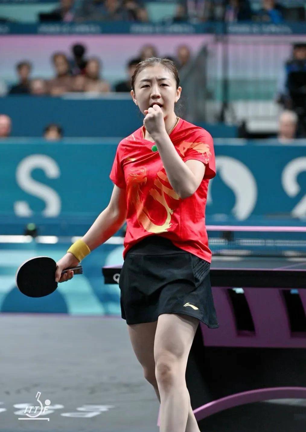 她对台内小 她对台内小